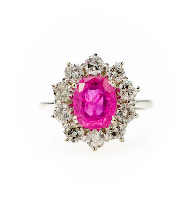 Entourage-Ring mit rosa Saphir