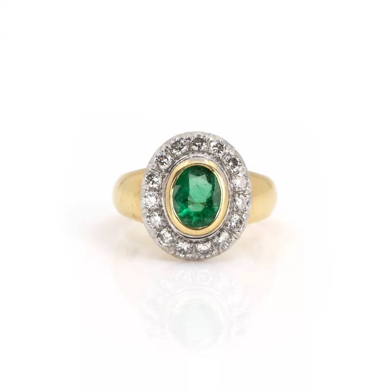 Ring mit Smaragd-Diamantbesatz