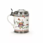 Meissen Walzenkrug mit Chinoiserie-Dekor_75617_13-3