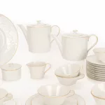 KPM Berlin Kaffee- und Teeservice 'Feldblumenrelief auf Bord'_75617_38-3
