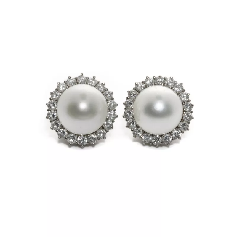 Perl-Ohrclips mit Diamanten-Entourage