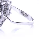 Saphir-Ring mit in der Höhe variierender Diamanten-Entourage_94727_35-5