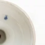 Schneeballblütenvase mit Vogelplastik_Schneeballblütenvase mit Vogelplastik_96390_97-4