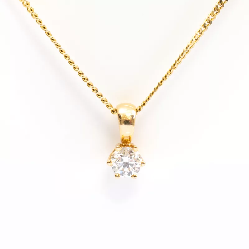 Diamantanhänger mit Kette