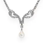 Collier mit Brillantbesatz und Zuchtperle_Collier mit Brillantbesatz und Zuchtperle_96391_55-1
