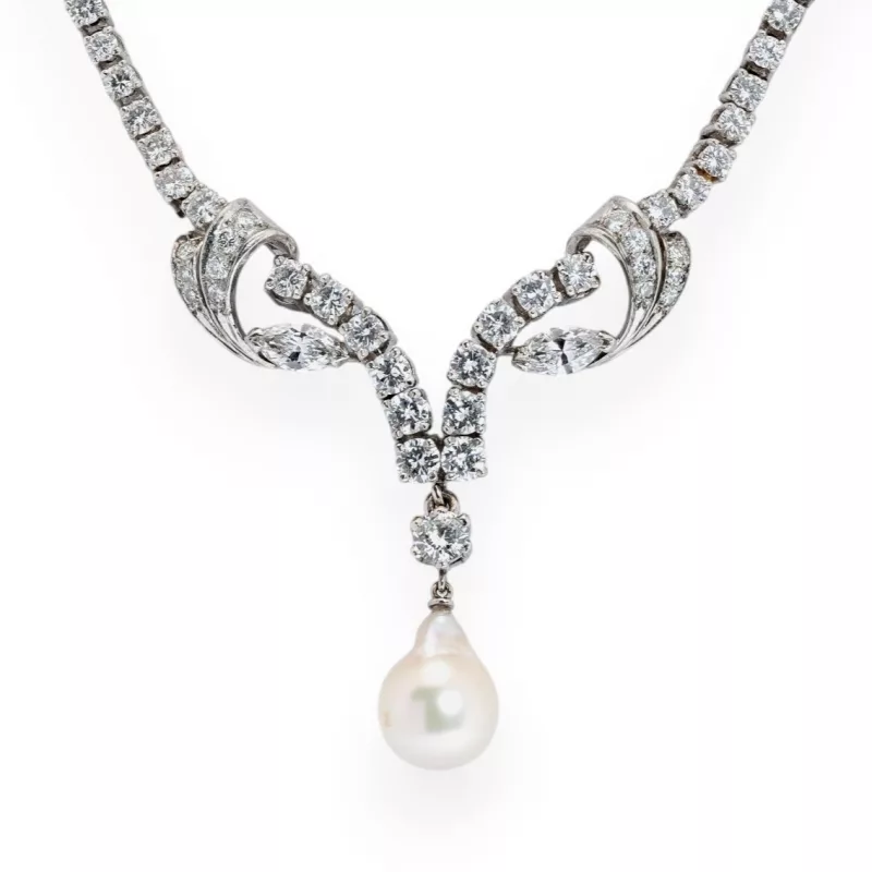 Collier mit Brillantbesatz und Zuchtperle